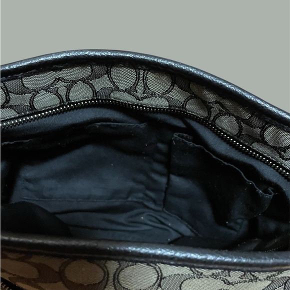 AUTHENTIC COACH GRAY & BLACK SIGNATURE PURSE IN GREAT CONDITION.  GREAT GIFT - Picture 8 of 8